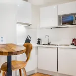 Appartement De Standing Tres Bien Situe Aux Portes De Quinconces *