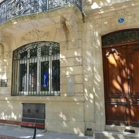 De Standing Tres Bien Situe Aux Portes De Quinconces Apartmán Bordeaux