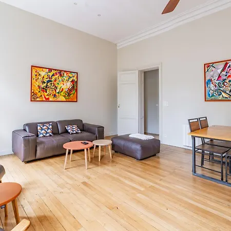 De Standing Tres Bien Situe Aux Portes De Quinconces Apartmán Bordeaux