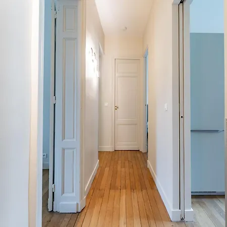 De Standing Tres Bien Situe Aux Portes De Quinconces Apartmán