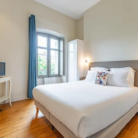 De Standing Tres Bien Situe Aux Portes De Quinconces Apartmán Bordeaux